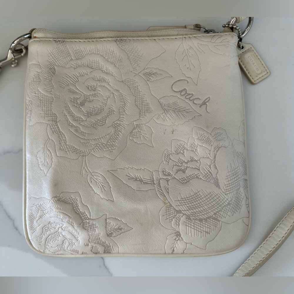 Coach crossbody bag bought in the early 2000s. Bought in person from Macys NYC